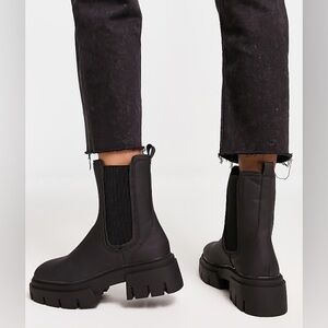 Schuh Black Amaya Split Sole Chunky Chelsea Boots